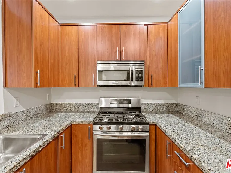 620 S Gramercy Pl #122 — Photo 7