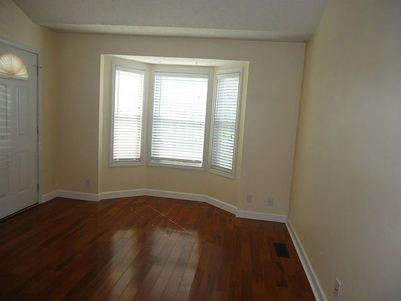 2nd image of 3433 Kingfisher Dr