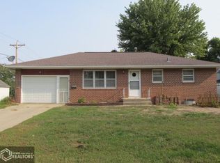 419 E 2nd St, Carroll, IA 51401