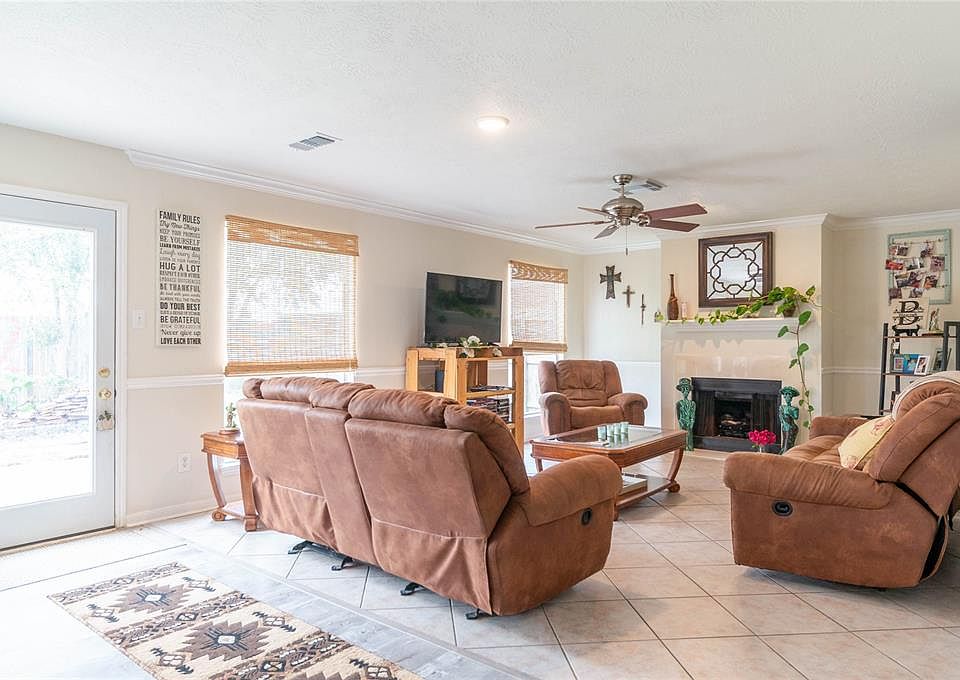 1st image of 1819 Park Oak Dr