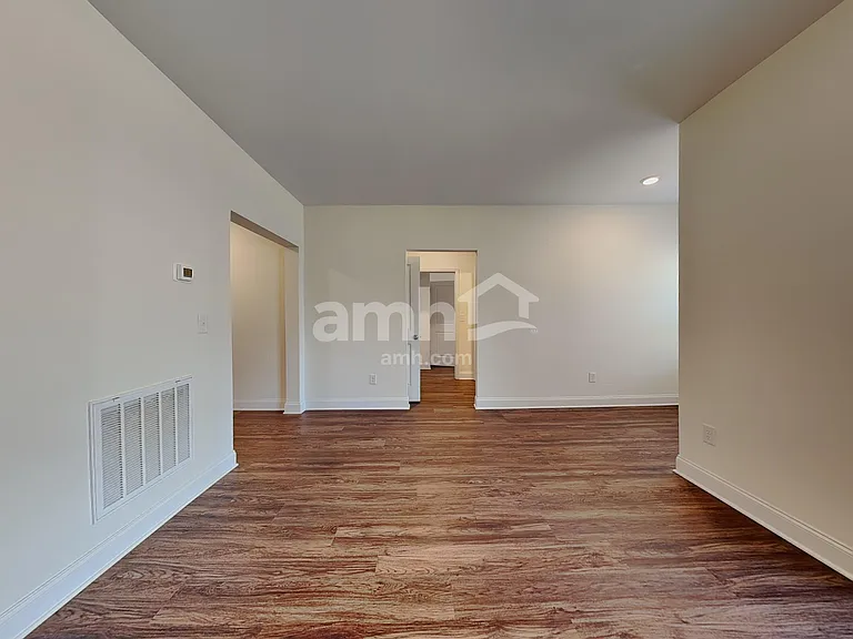 2141 Laurel Village Cir — Photo 9