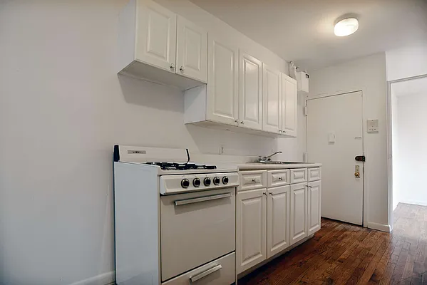 Rented by J Misrahi Realty Corp | media 17