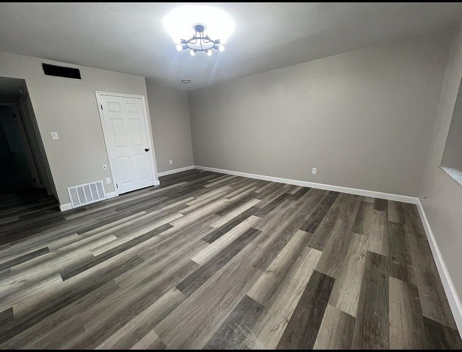 2nd image of 4 Provincial Ct #4