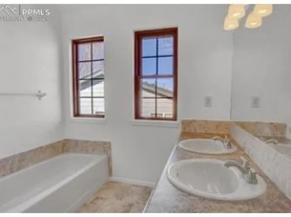 5650 Saddle Rock Rd, Colorado Springs, CO 80918