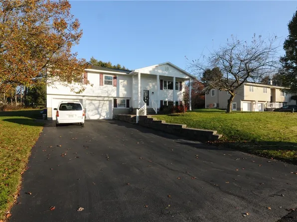 24 Capardo Dr, Whitesboro, NY 13492