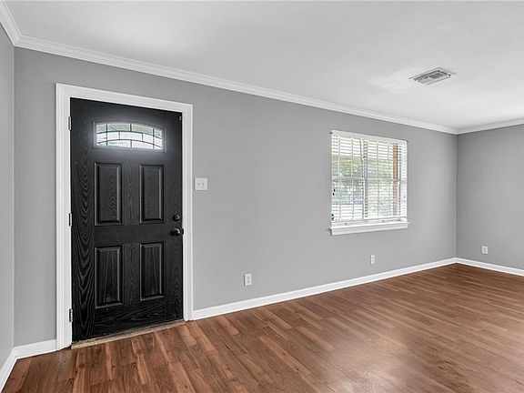 4th image of 3616 Lake Villa Dr