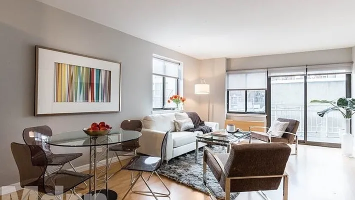 Rented by Park Property Advisors | media 10