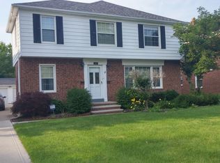 18407 Chagrin Blvd #1, Shaker Heights, OH 44122