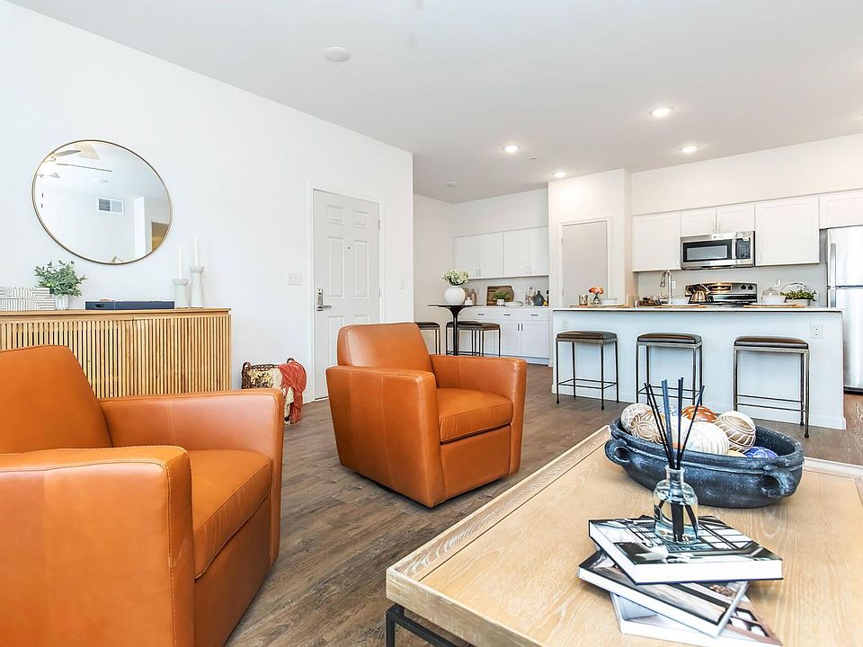 1st image of 2594 N Armstrong Ave #111