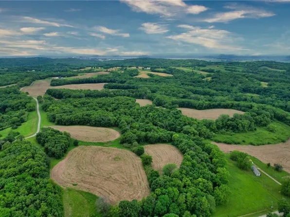 Brown Rd, Weston, MO 64098