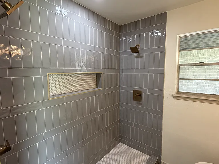 726 Garden Grv — Photo 9