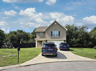 233 Rye Dr, Maryville, TN 37801