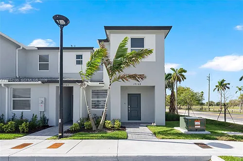 12168 SW 268th Ln Photo 1