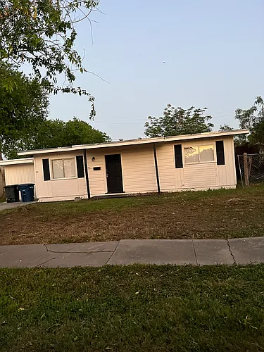 1202 Bernice Dr Photo 1