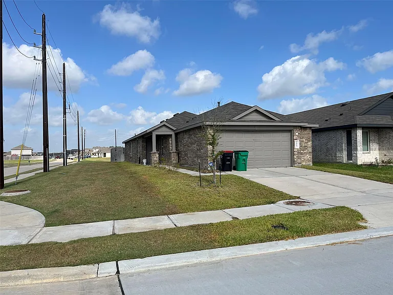 24203 Saddlestone Green Dr — Photo 2