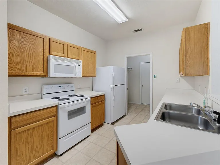 4105 Capstone Dr — Photo 9