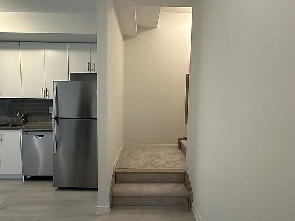 4th image of 3409 Ridgeway Dr #32