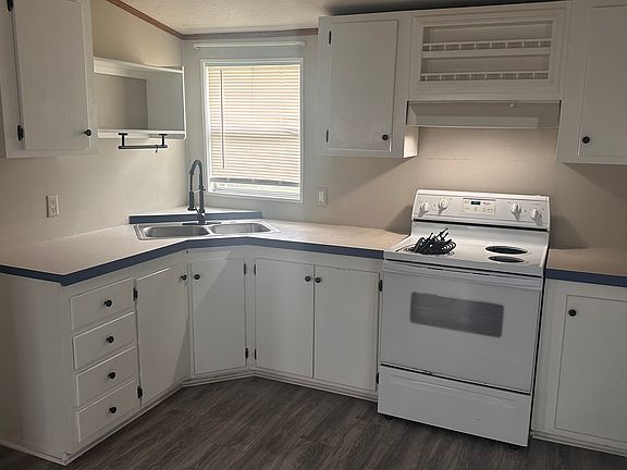 4th image of 575 Northgate Cir