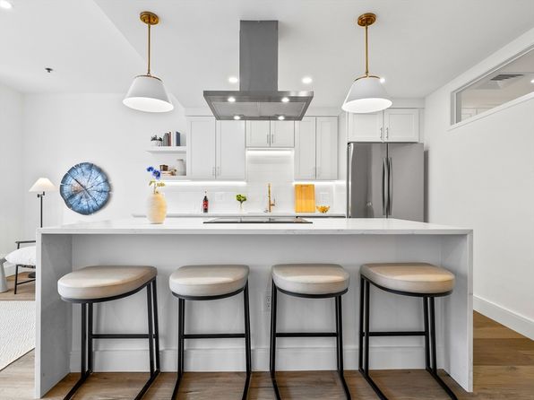 234 Causeway St APT 702, Boston, MA 02114