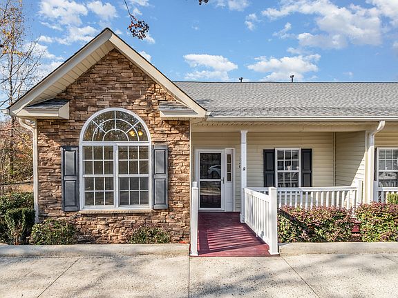 3rd image of 320 Madres Ln