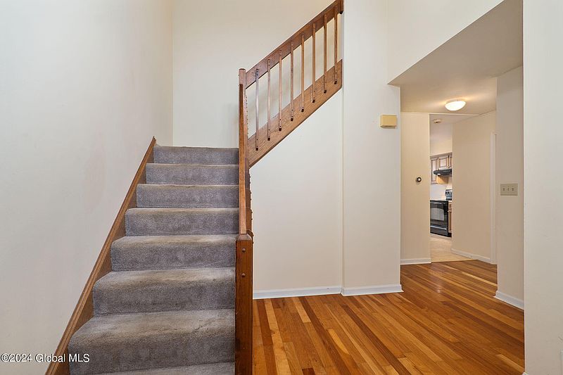 5th image of 11 Ashwood Court