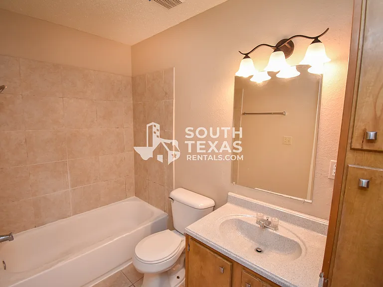 609 Sherwood Dr #G — Photo 9