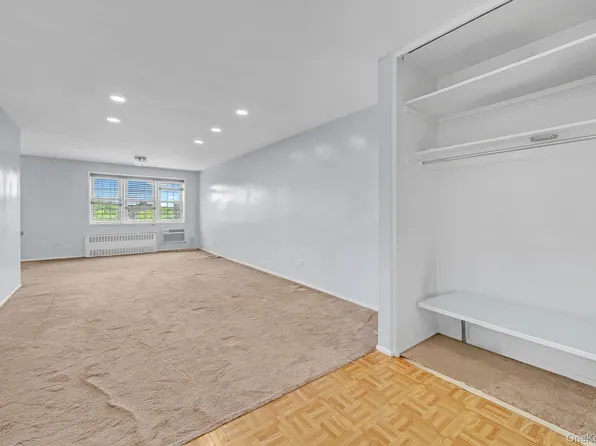 8710 149th Avenue #5F, Howard Beach, NY 11414