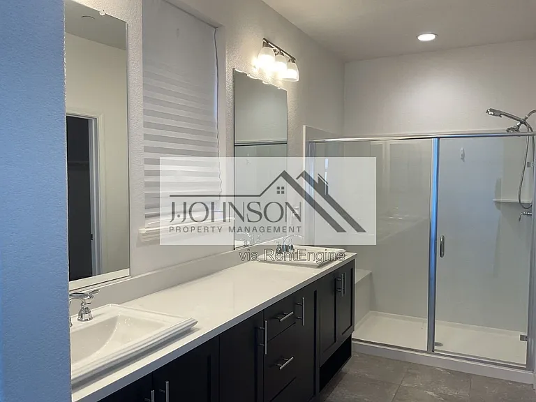 1671 Mulholland Dr — Photo 9