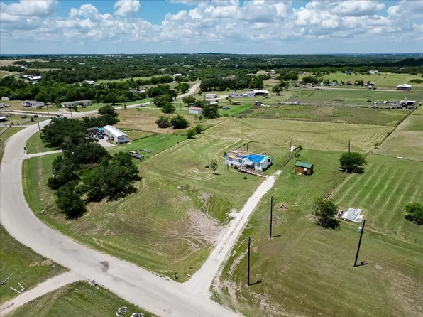 108 Lelon Ln, Springtown, TX 76082