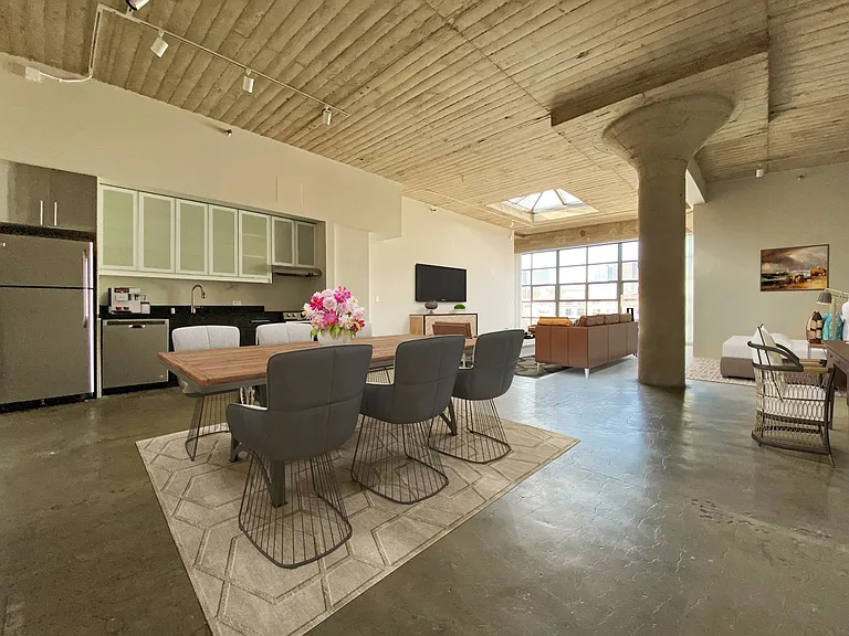 Pioneer Warehouse Lofts — Photo 19