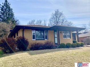 7325 S Wedgewood Dr, Lincoln, NE 68510