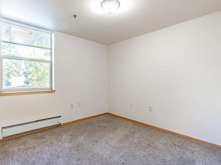 INCOME RESTRICTED Affordable Apartments in Hazelwood! — Photo 21