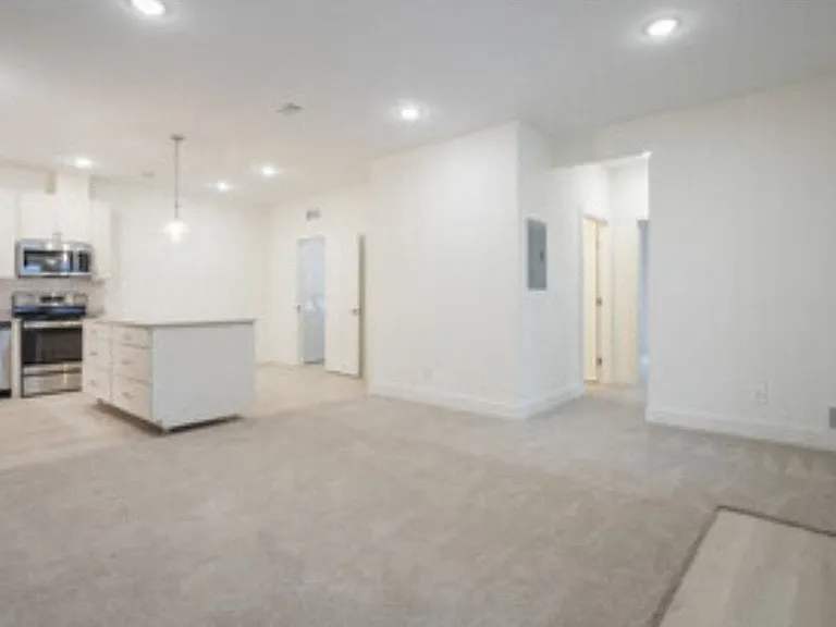 Zephyr Place — Photo 7