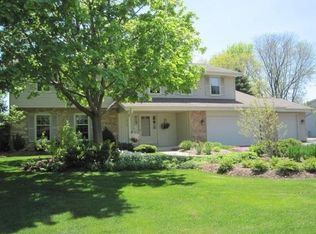 2020 Cotton Tail Ln, Brookfield, WI 53045