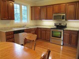 9 Pinehurst Dr, East Haven, CT 06513