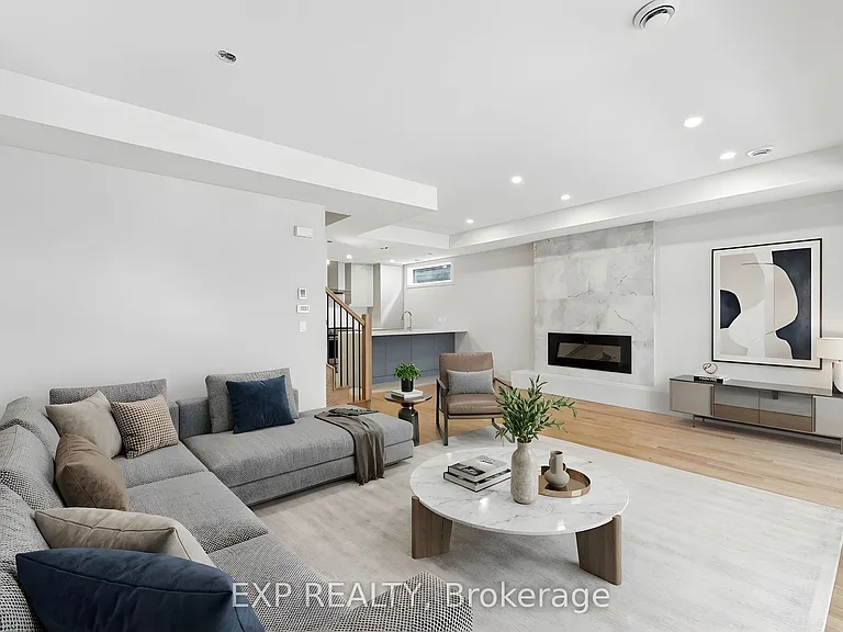 512 Roosevelt Ave #B — Photo 2