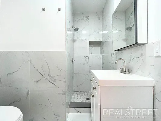 Rented by Real Street Inc | media 1