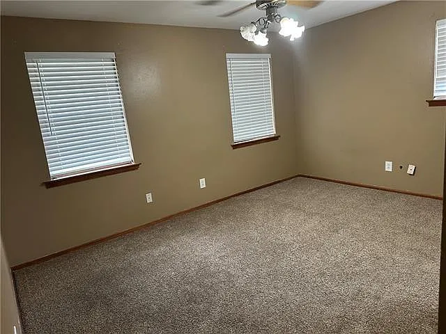 4908 Purdue Dr — Photo 9