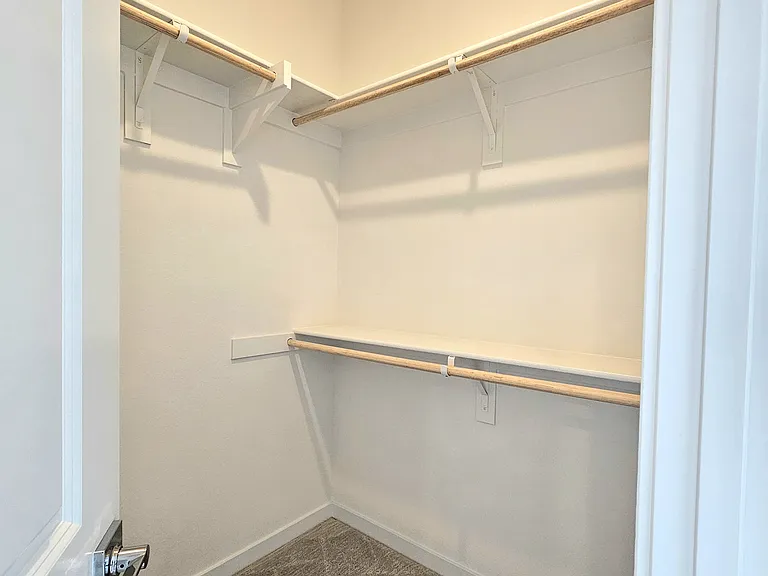 6045 Fairfax Dr — Photo 23