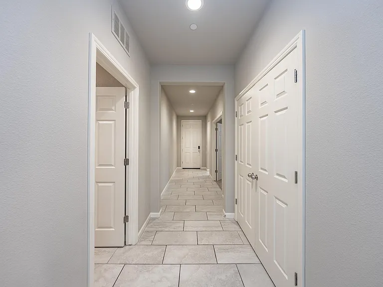 3555 Encino Ave — Photo 26
