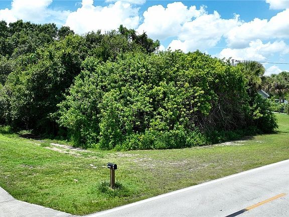 5th image of 856 Sentinela Blvd