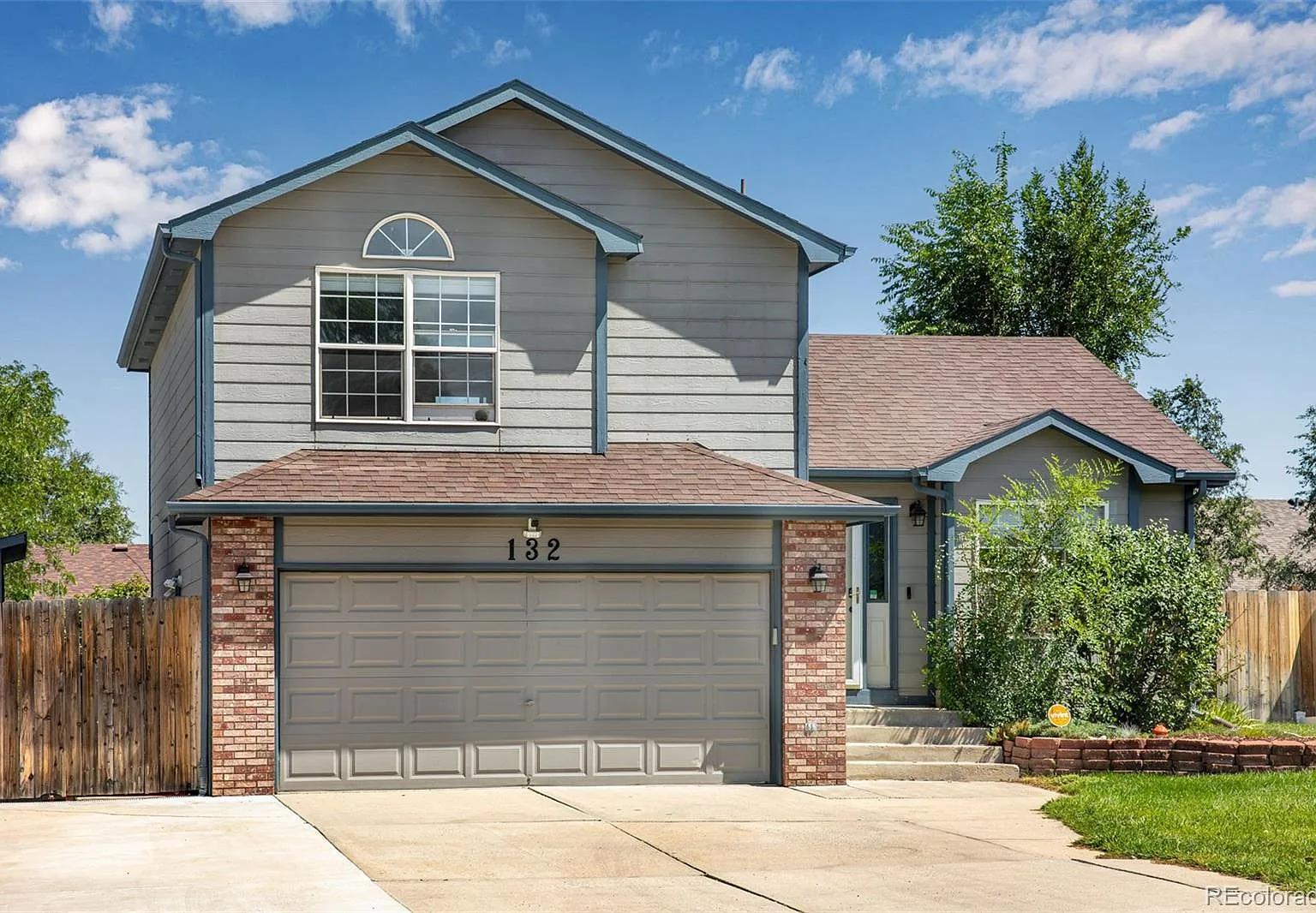 4 bed, 2.5 bath, 1896 sqft, $3,140 — Photo 1