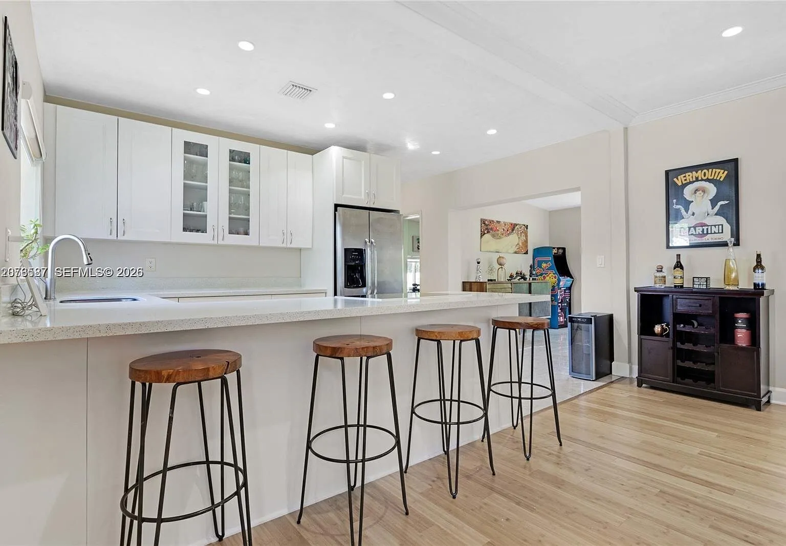 3 bed, 2084 sqft, $6,000 — Photo 3