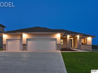 11003 S 102nd St, Papillion, NE 68046