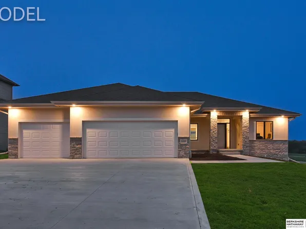 11003 S 102nd St, Papillion, NE 68046