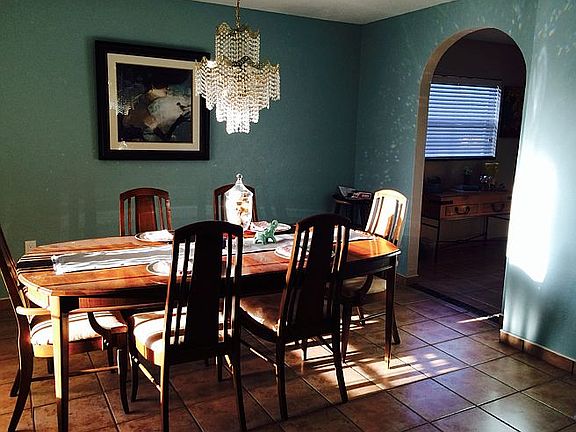 5th image of 521 Parkwood Ct