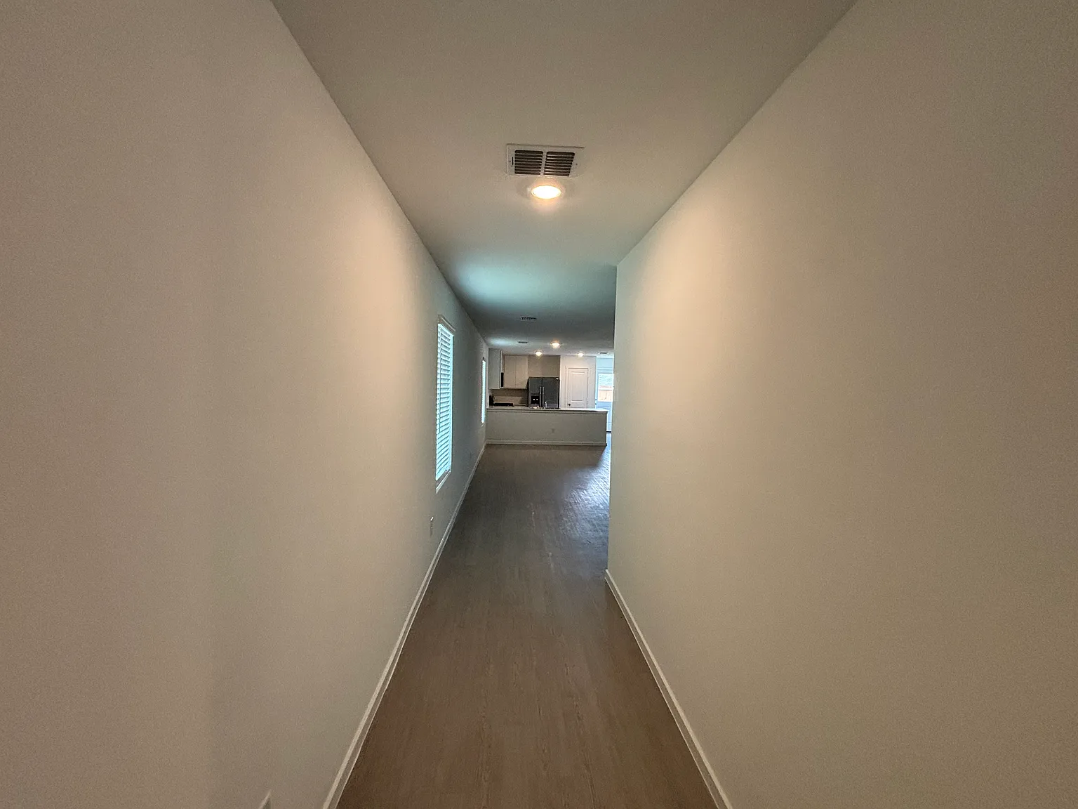 3 bed, 1461 sqft, $2,200 — Photo 4