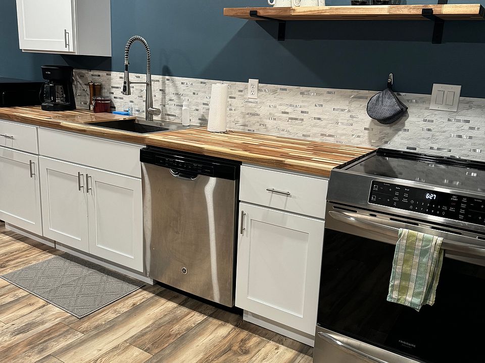 New sink and cabinets
