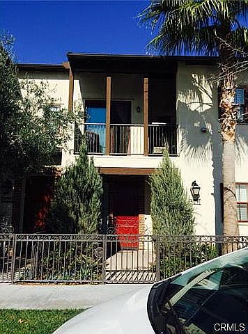 1st image of 527 E Water St