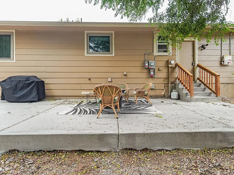 730 Beldon Dr — Photo 24